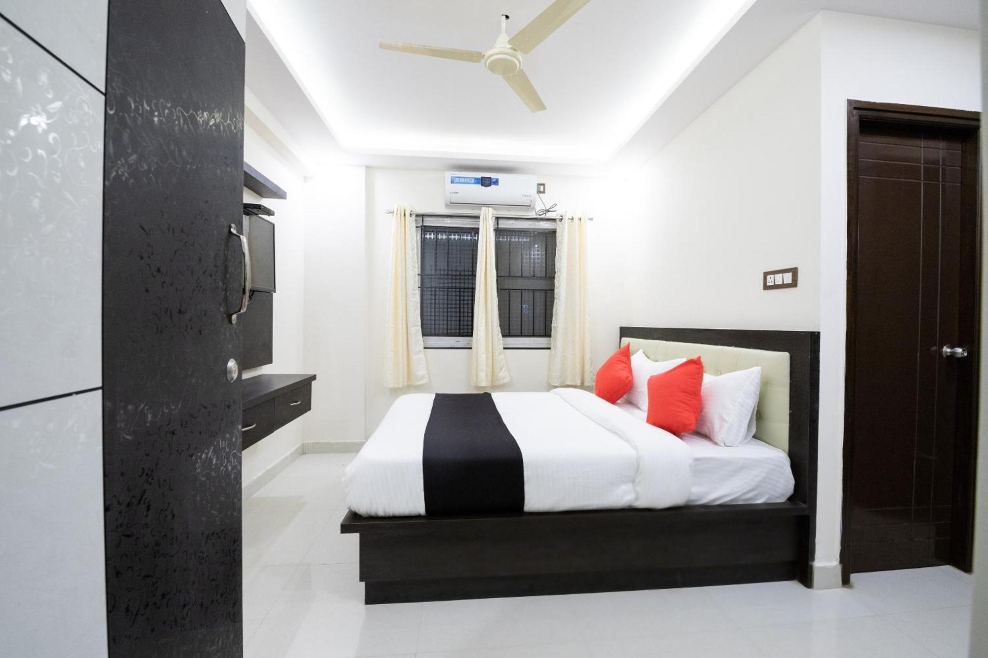 העיר בנגלור Super Capital O Choice Regal Suites Near Ragigudda Sri Prasanna Anjanayeswamy Temple מראה חיצוני תמונה